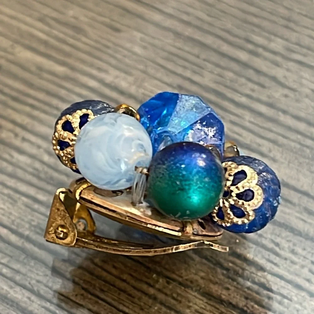 Vintage Shades of Blue Cluster Clip Earrings